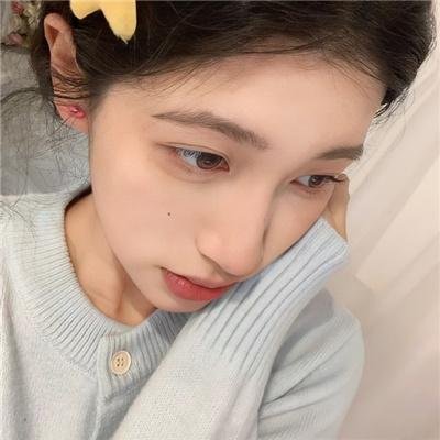三个摩登女性